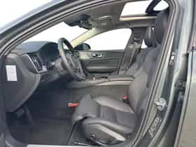 Volvo V60 (2025) thumbnail 3
