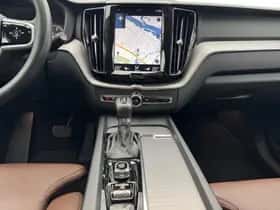 Volvo XC60 (2018) thumbnail 9