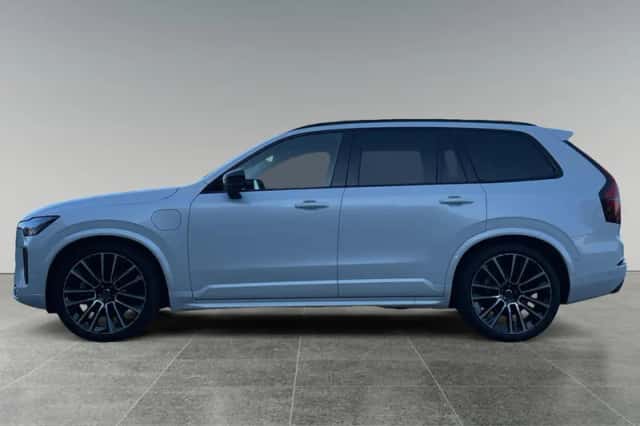 Volvo XC90 (2025) thumbnail 4
