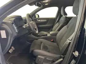 Volvo XC40 (2021) thumbnail 3