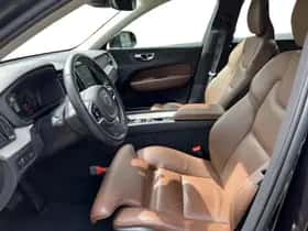 Volvo XC60 (2019) thumbnail 3
