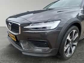 Volvo V60 (2023) thumbnail 9