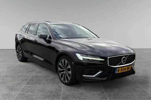 Volvo V60 (2022) thumbnail 2