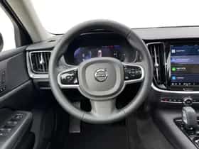 Volvo V60 (2022) thumbnail 11