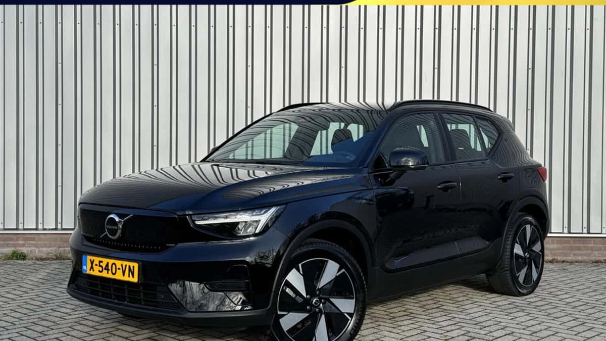 Volvo XC40 (2025) — foto 1