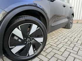 Volvo XC40 (2025) thumbnail 3