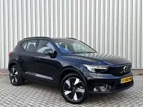 Volvo XC40 (2025) thumbnail 4