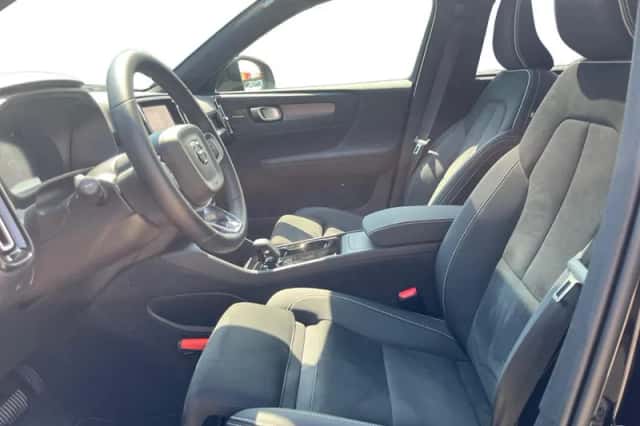 Volvo EX40 (2026) thumbnail 3
