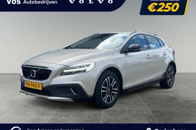 Volvo V40 (2017) thumbnail 1