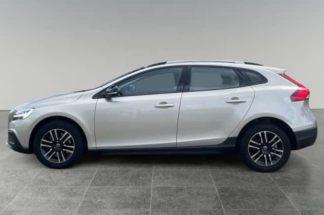 Volvo V40 (2017) thumbnail 4