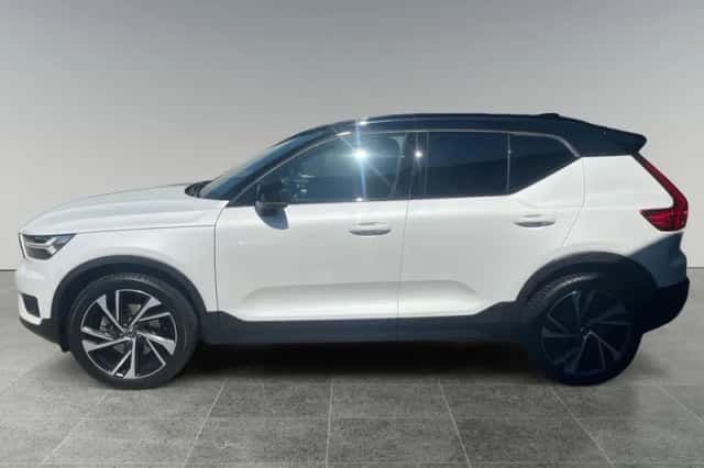 Volvo XC40 (2019) thumbnail 2