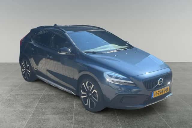 Volvo V40 (2020) thumbnail 2