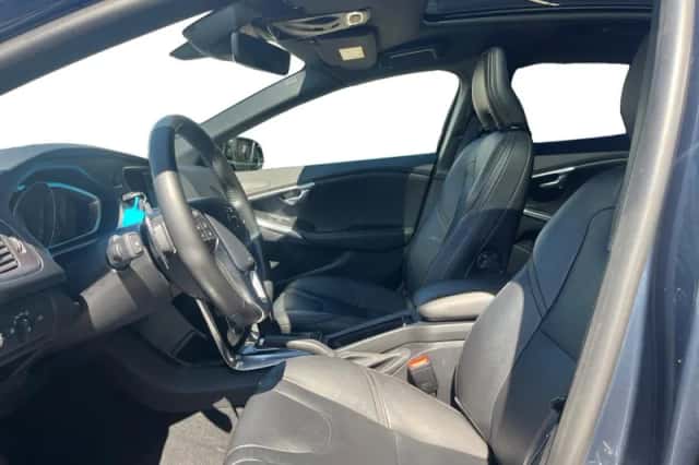 Volvo V40 (2020) thumbnail 4