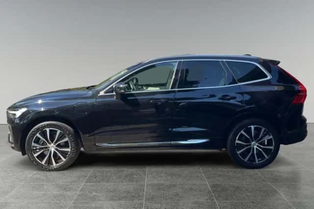 Volvo XC60 (2022) thumbnail 2