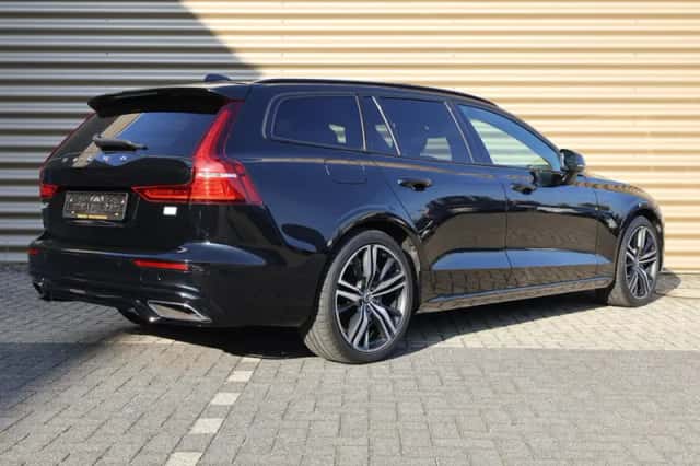 Volvo V60 (2021) thumbnail 3