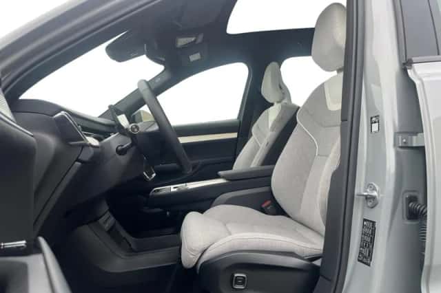 Volvo EX90 (2025) thumbnail 3