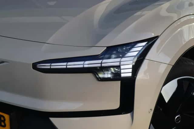 Volvo EX30 (2025) thumbnail 2