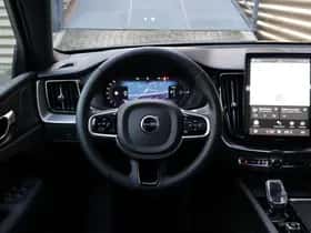 Volvo XC60 (2025) thumbnail 3