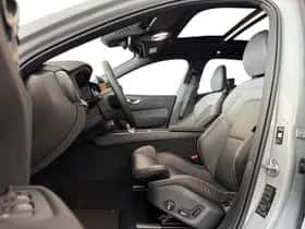 Volvo XC60 (2025) thumbnail 3