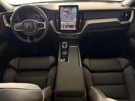 Volvo XC60 (2025) thumbnail 9