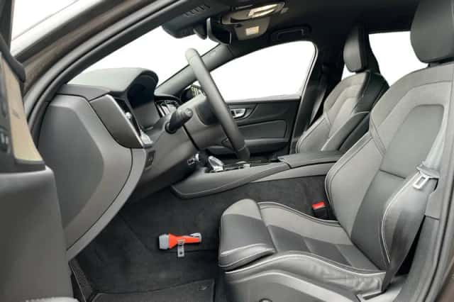 Volvo V60 (2025) thumbnail 3