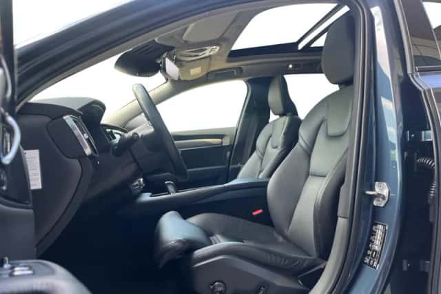 Volvo V90 (2021) thumbnail 3