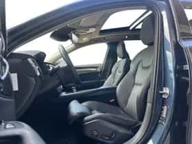 Volvo V90 (2021) thumbnail 3