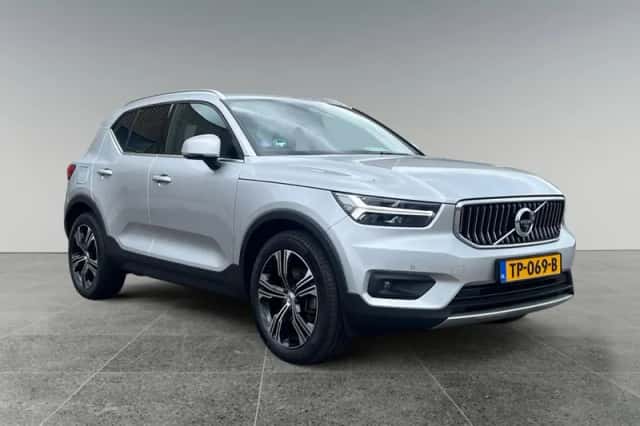 Volvo XC40 (2018) thumbnail 2