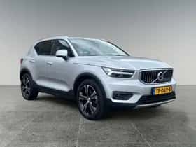 Volvo XC40 (2018) thumbnail 2