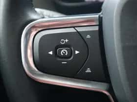 Volvo XC40 (2018) thumbnail 17