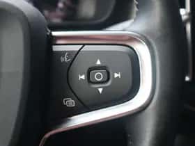 Volvo XC40 (2018) thumbnail 18