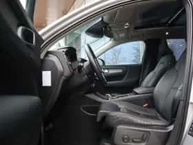 Volvo XC40 (2018) thumbnail 9
