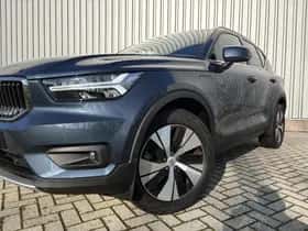 Volvo XC40 (2021) thumbnail 3