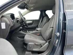Volvo XC40 (2021) thumbnail 3