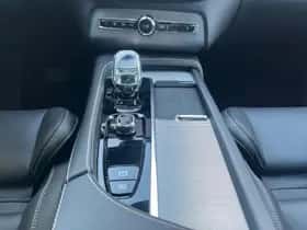 Volvo XC90 (2024) thumbnail 12