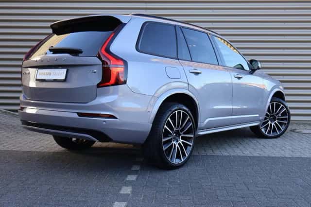 Volvo XC90 (2025) thumbnail 4