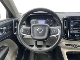 Volvo XC40 thumbnail 9