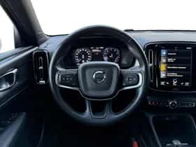 Volvo XC40 (2021) thumbnail 9
