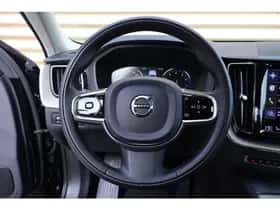 Volvo XC60 (2021) thumbnail 17