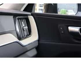 Volvo XC60 (2021) thumbnail 28