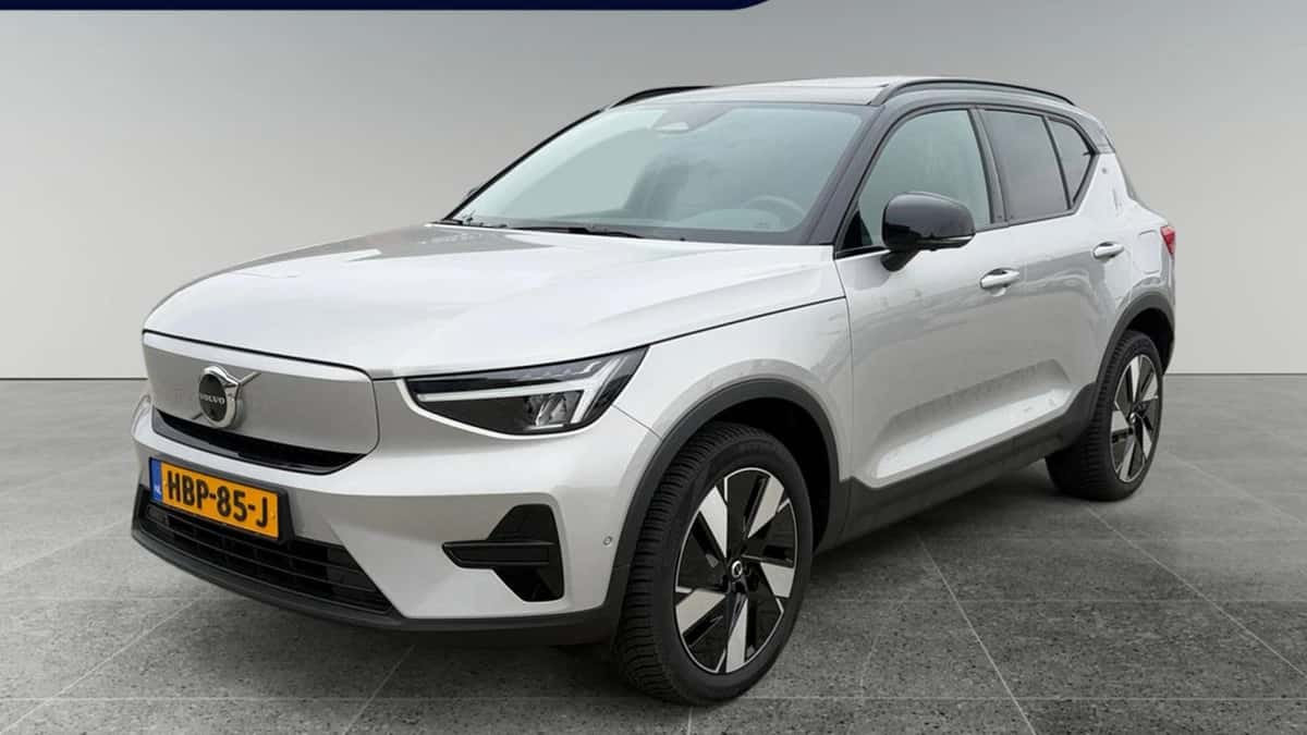 Volvo EX40 (2025) — foto 1