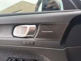 Volvo EX40 (2025) thumbnail 12
