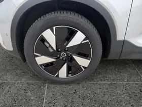 Volvo EX40 (2025) thumbnail 19