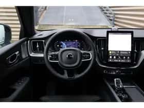 Volvo XC60 (2025) thumbnail 3