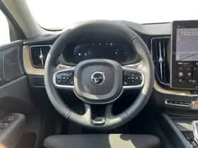 Volvo XC60 (2025) thumbnail 9
