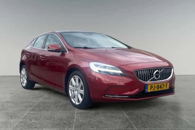 Volvo V40 (2017) thumbnail 2