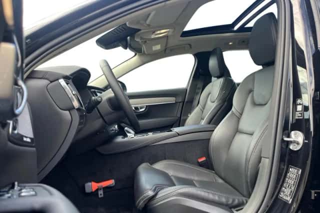 Volvo V90 (2025) thumbnail 3