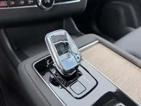 Volvo XC90 (2025) thumbnail 16