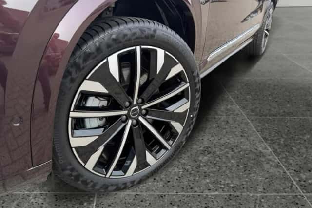Volvo XC90 (2025) thumbnail 3