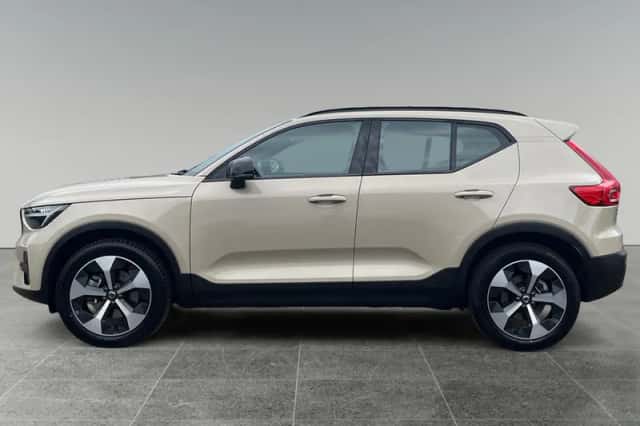 Volvo XC40 (2025) thumbnail 4